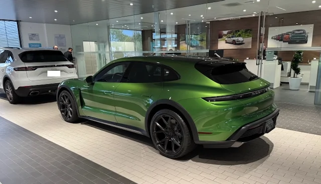Porsche Taycan MAMBA GREEN Taycan Club IMG_2656