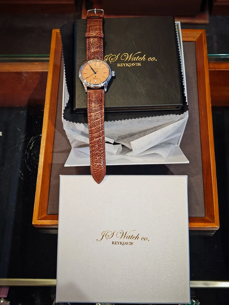 Porsche Taycan Watch collectors - let's talk watches here! 1000043177