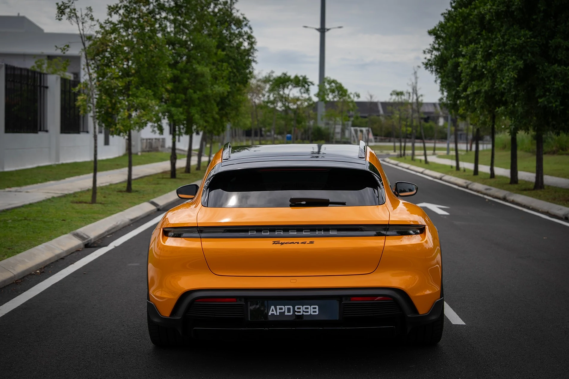 Porsche Taycan NY Taxi - Orange Taycan 4S CT (First Post) DSC06763 copy