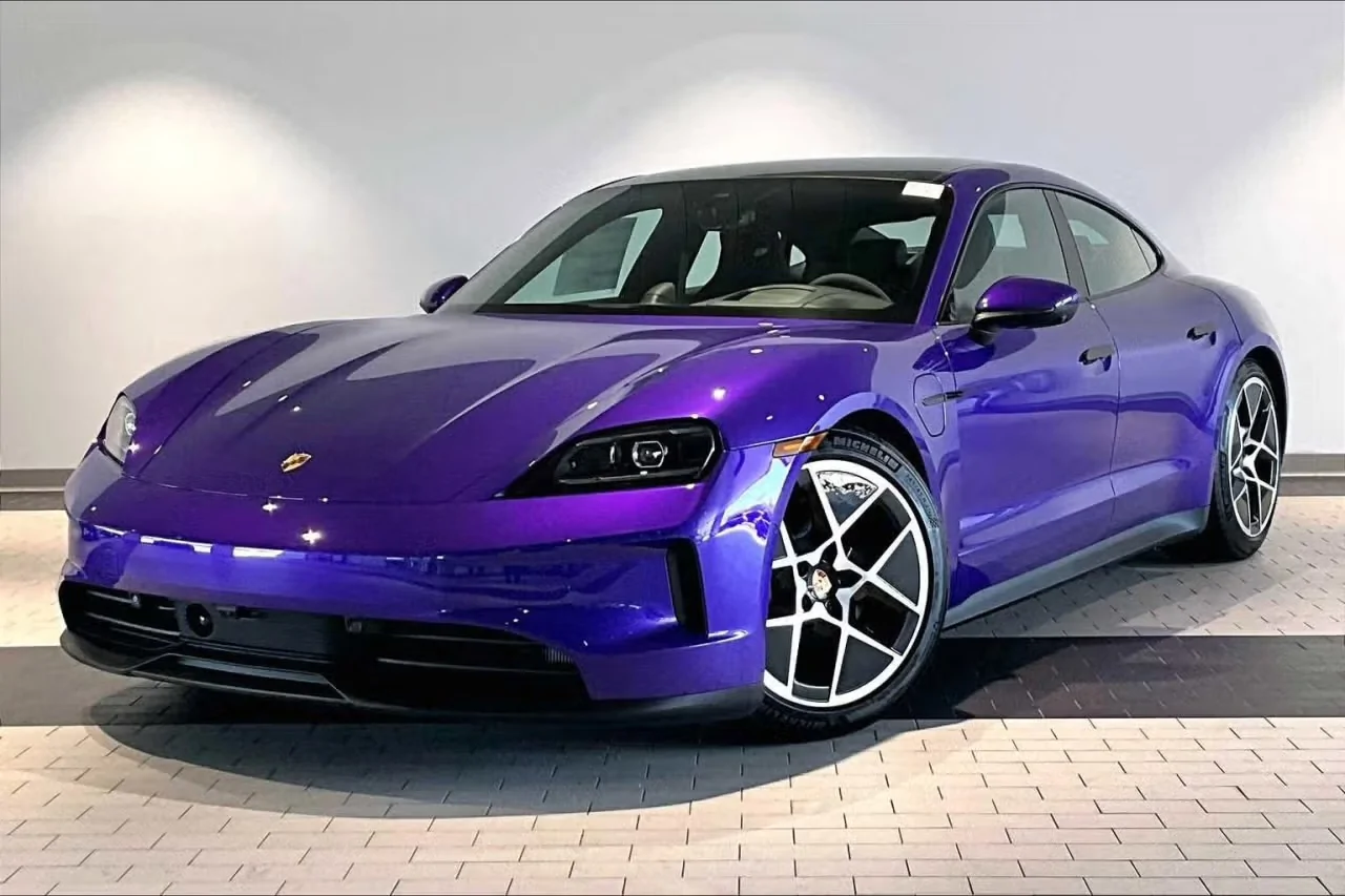 Porsche Taycan PURPLE SKY METALLIC Taycan Club IMG_4543