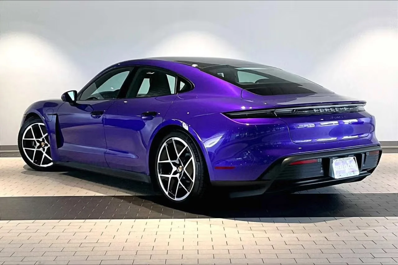 Porsche Taycan PURPLE SKY METALLIC Taycan Club IMG_4544
