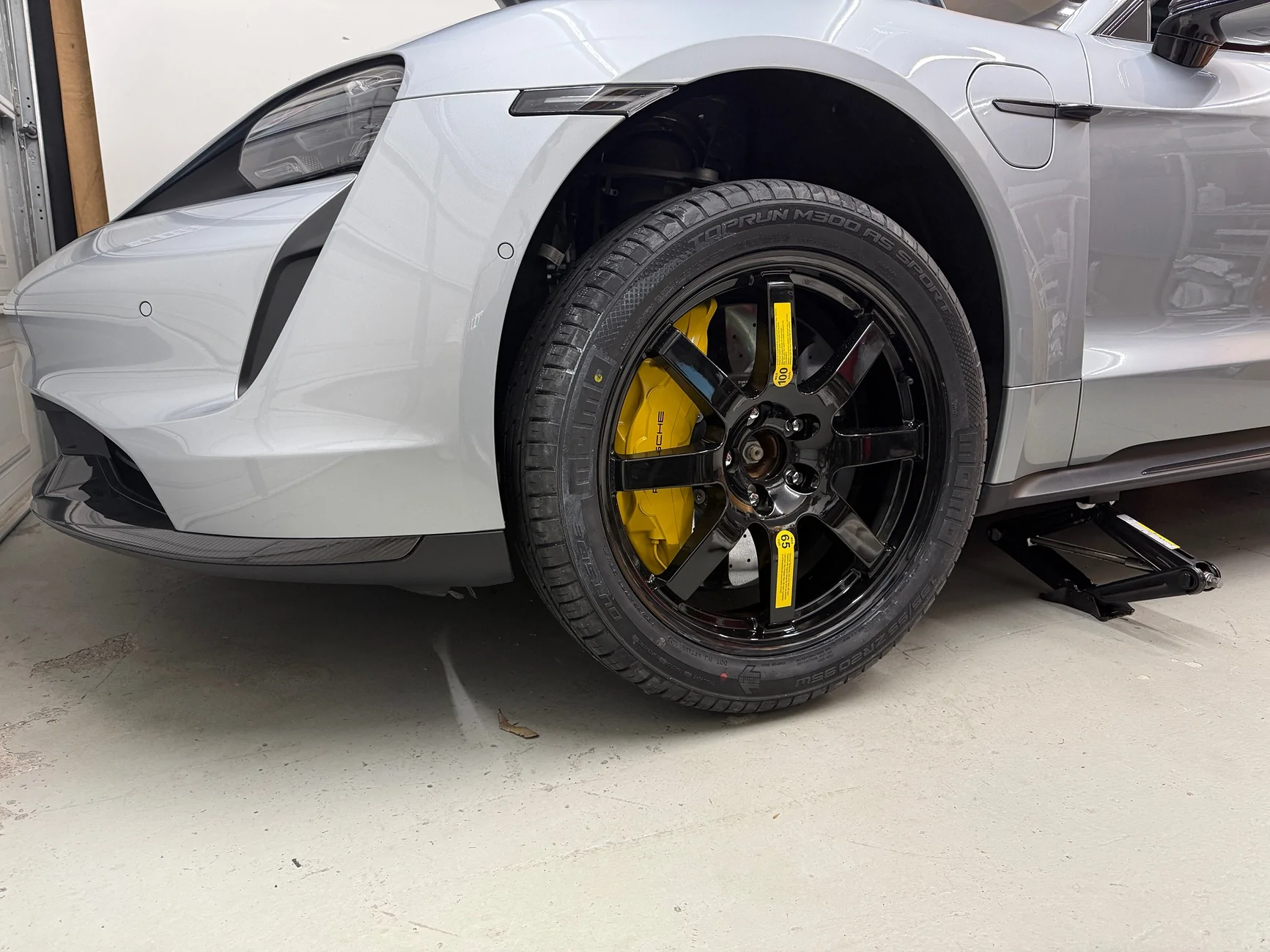 Porsche Taycan Taycan Compact Spare Tire options IMG_1442