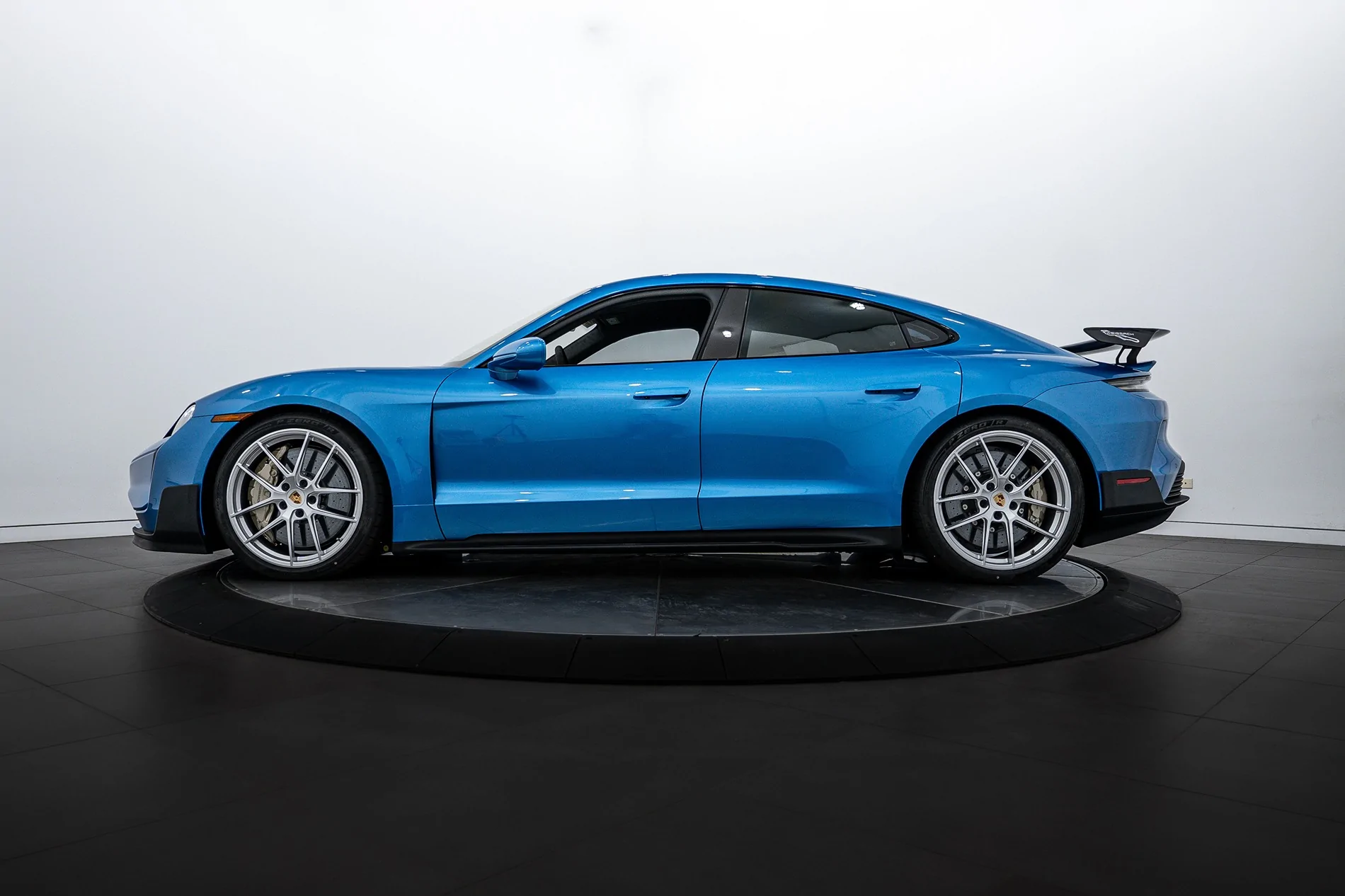 Porsche Taycan 🎨 PTS: PAINT TO SAMPLE Taycan Club & Photos Thread 377c6d9f332a2fff4b3debcfe19c8e81