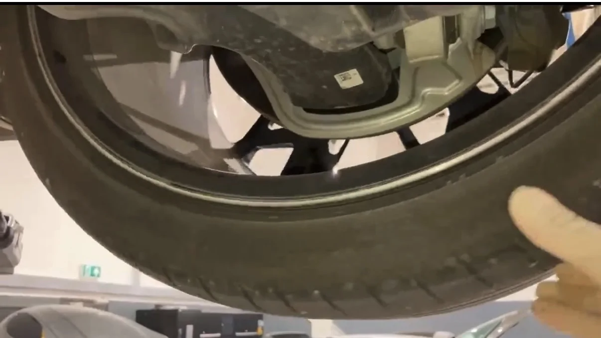 Porsche Taycan Unexplained damage to the inside rim of the car IMG_5114