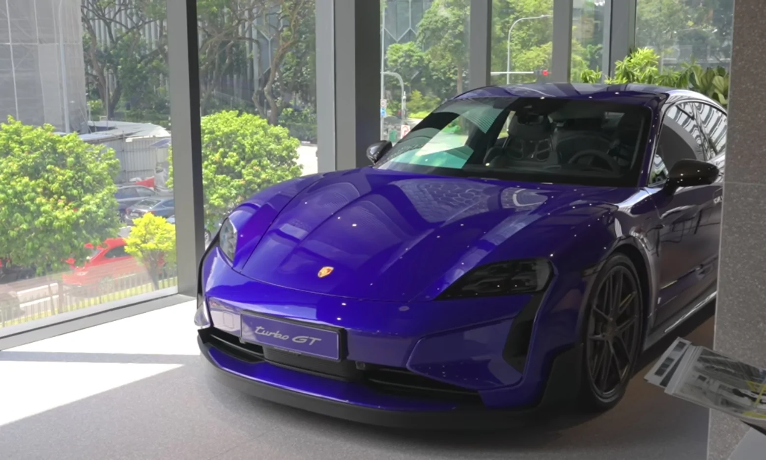 Porsche Taycan PURPLE SKY METALLIC Taycan Club IMG_6691