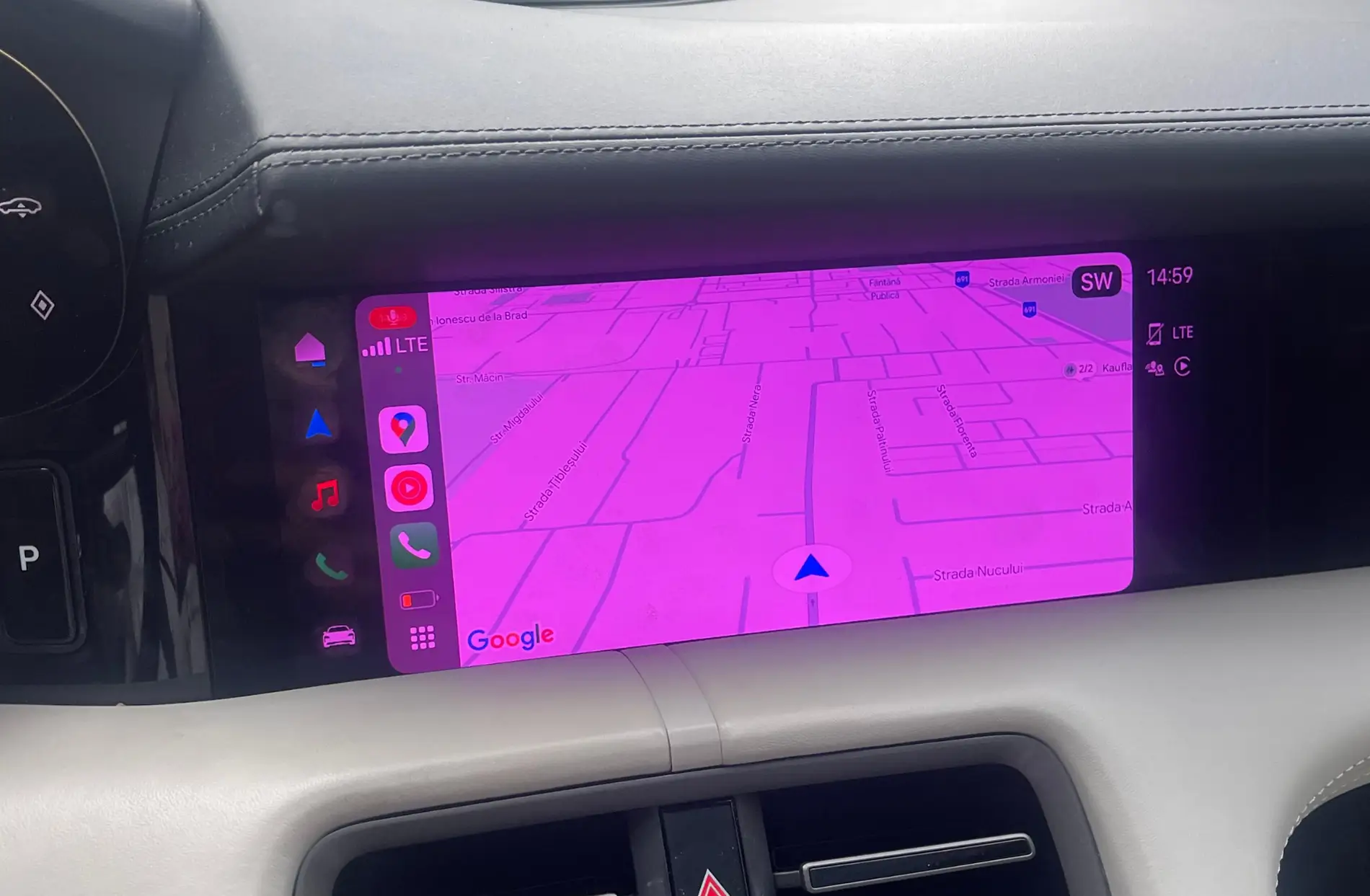 Porsche Taycan PCM display - changing colour?? 1760348723986-xn