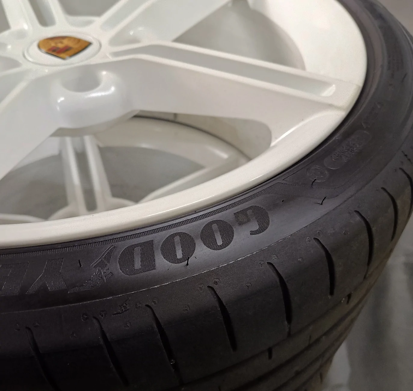 Porsche Taycan No sling tire dressing IMG_20251013_191934001_HDR