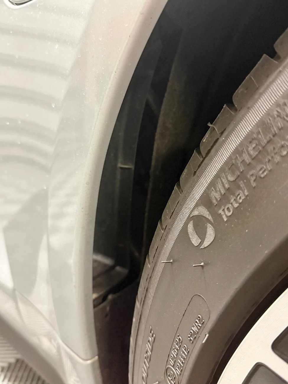 Porsche Taycan Quick question - front wheel fender lining IMG_6018