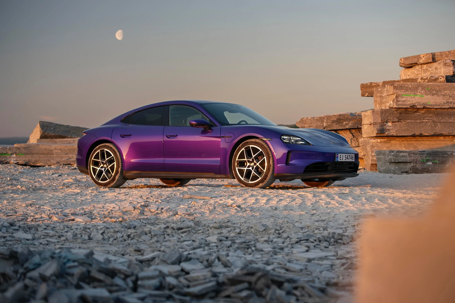 Porsche Taycan PURPLE SKY METALLIC Taycan Club IMG_9071
