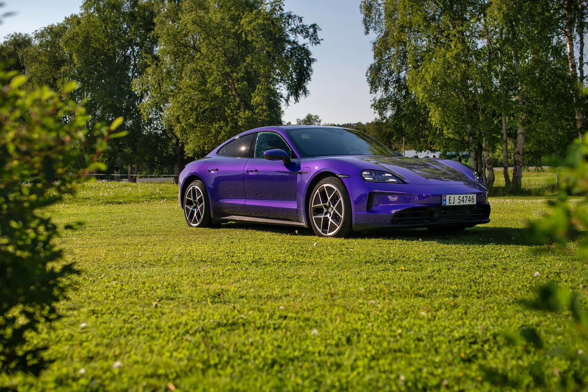Porsche Taycan PURPLE SKY METALLIC Taycan Club IMG_9070