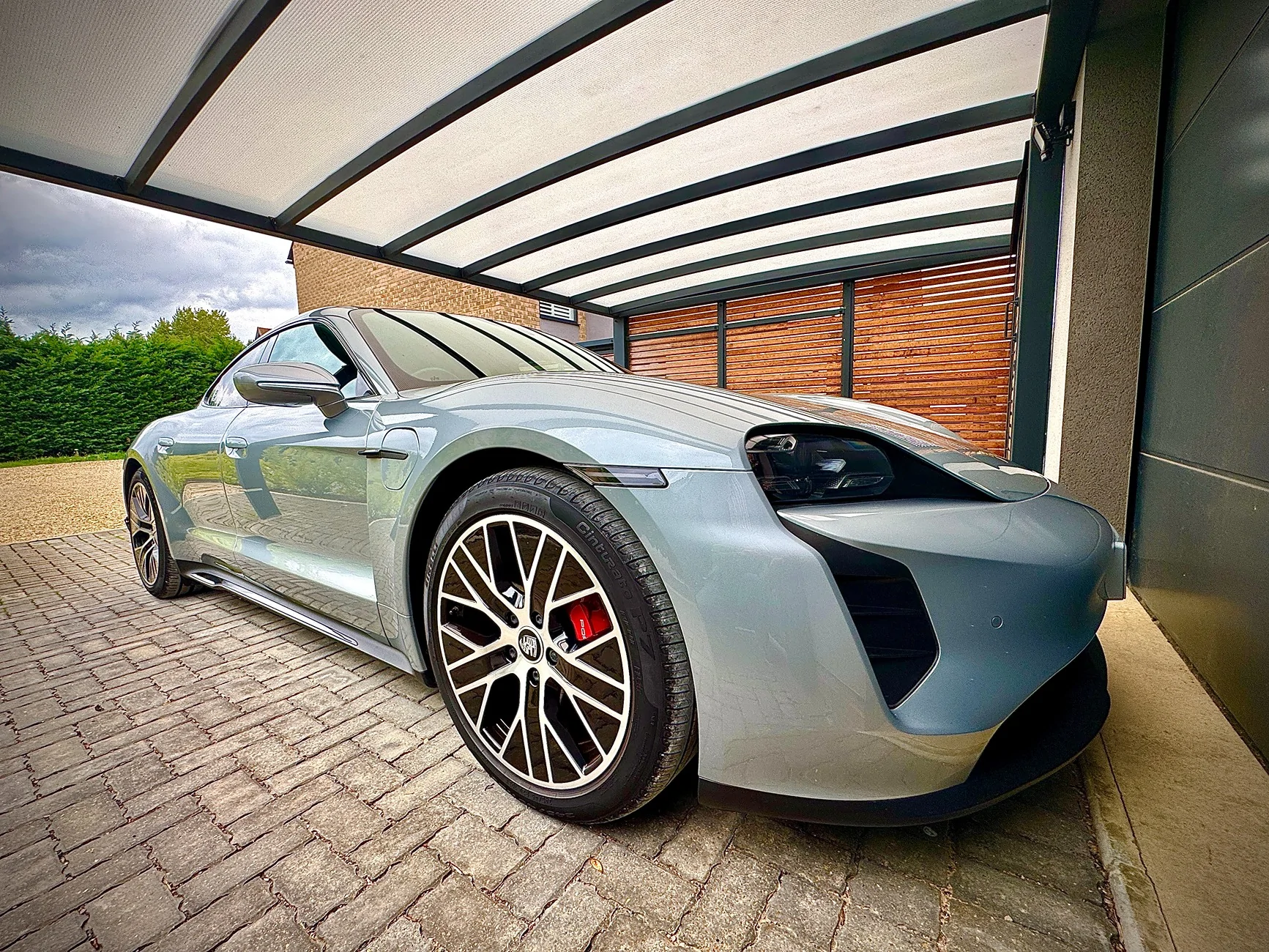 Porsche Taycan Members Say Hello Here! 20251018_133339596_iOS