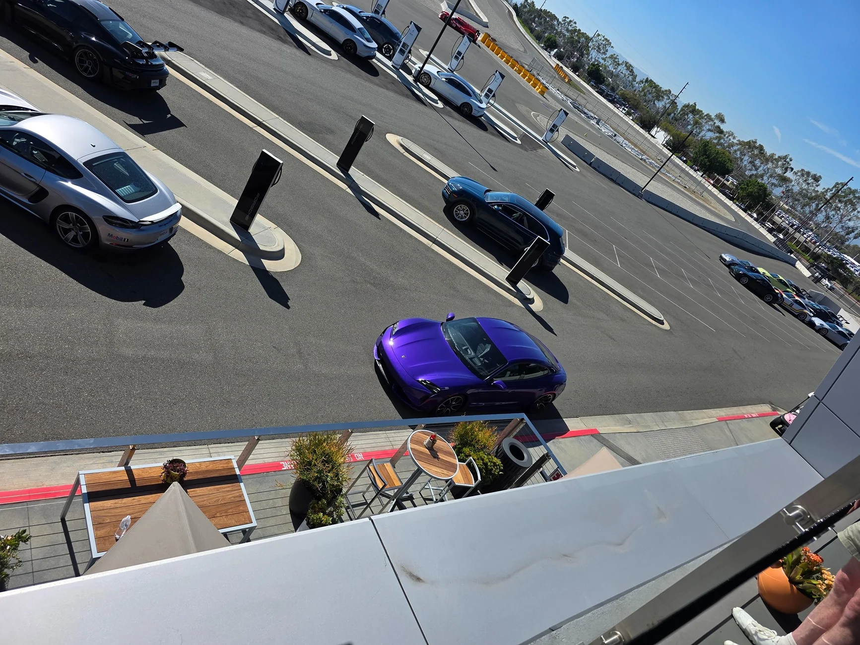 Porsche Taycan PURPLE SKY METALLIC Taycan Club 20251019_110254