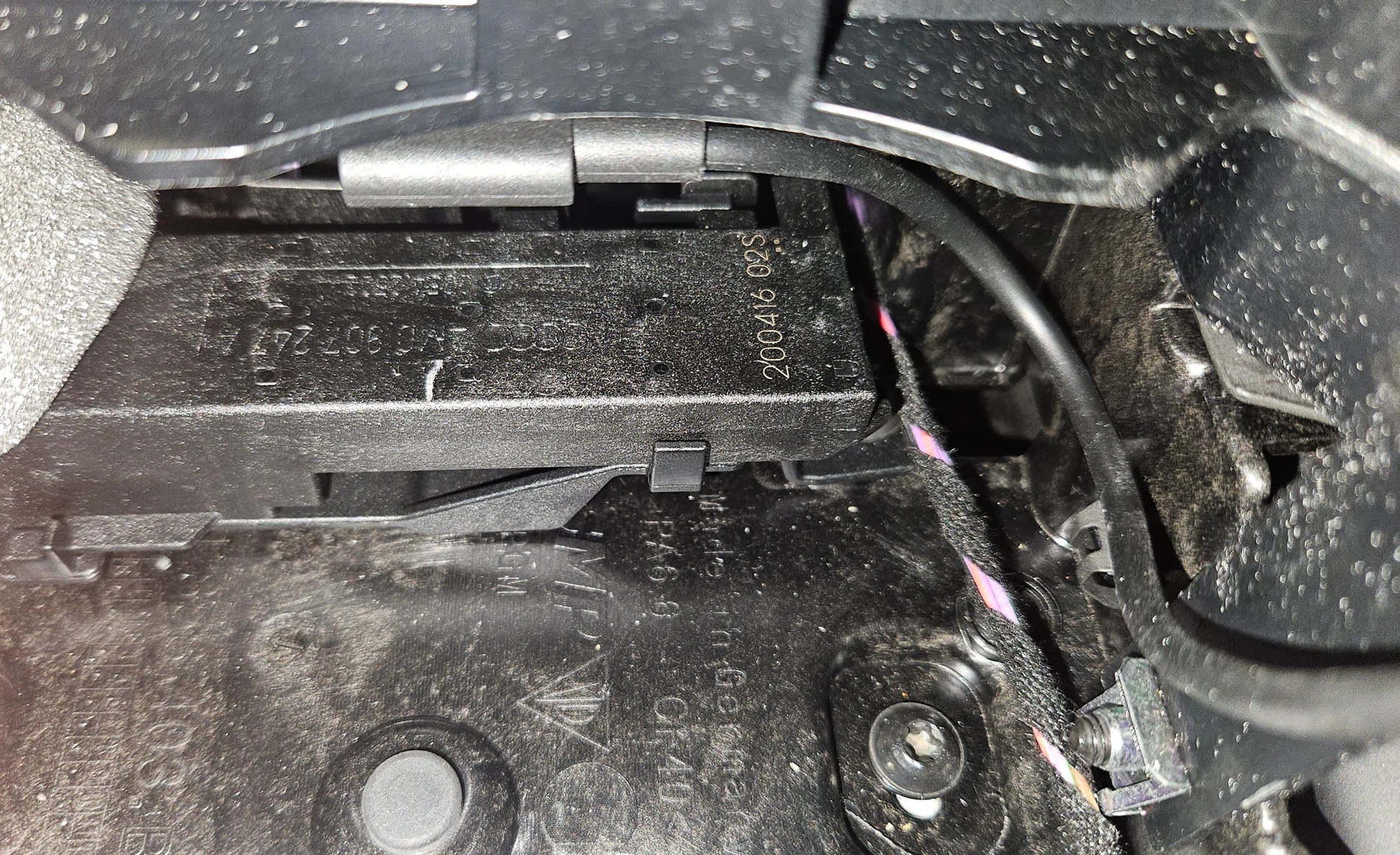 Porsche Taycan My first "mod" -- Cupholder Mounted Wireless Charger with MagSafe for Apple iPhone 20251025_114848