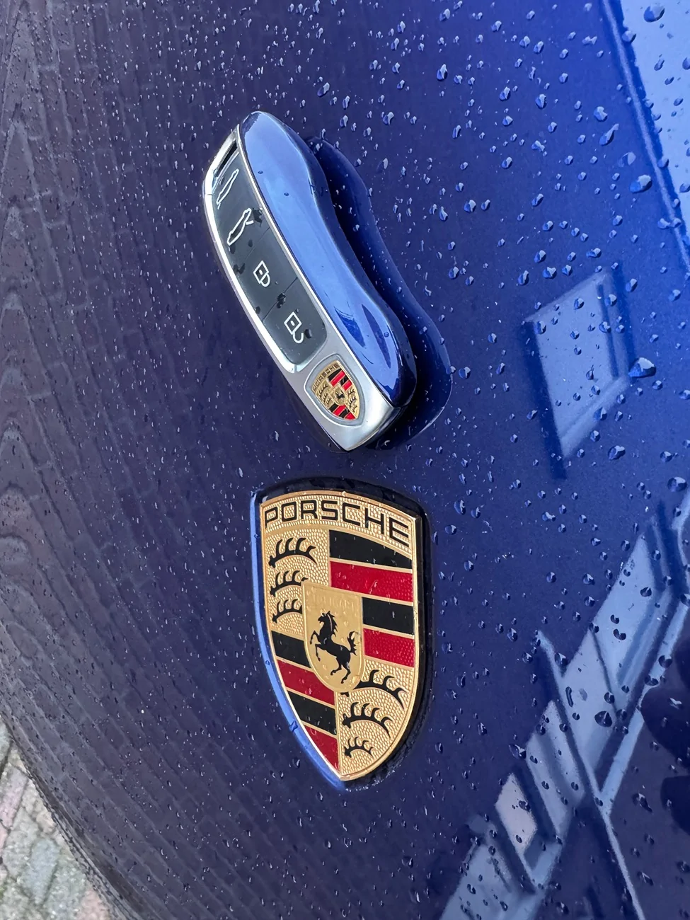 Porsche Taycan GENTIAN BLUE Taycan Club IMG_3187