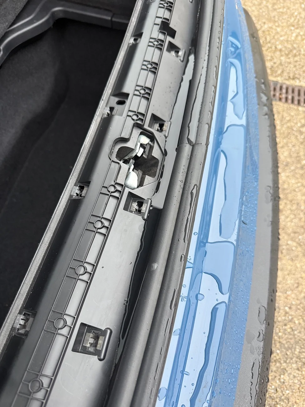 Porsche Taycan Water in the trunk IMG_4659