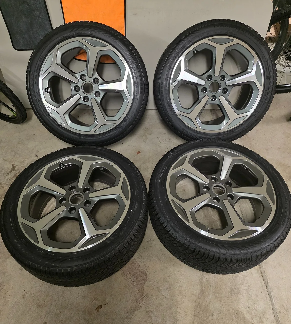 Porsche Taycan Winter Wheels on 911s / Cross Turismo Wheels on the Turbo GT 24205