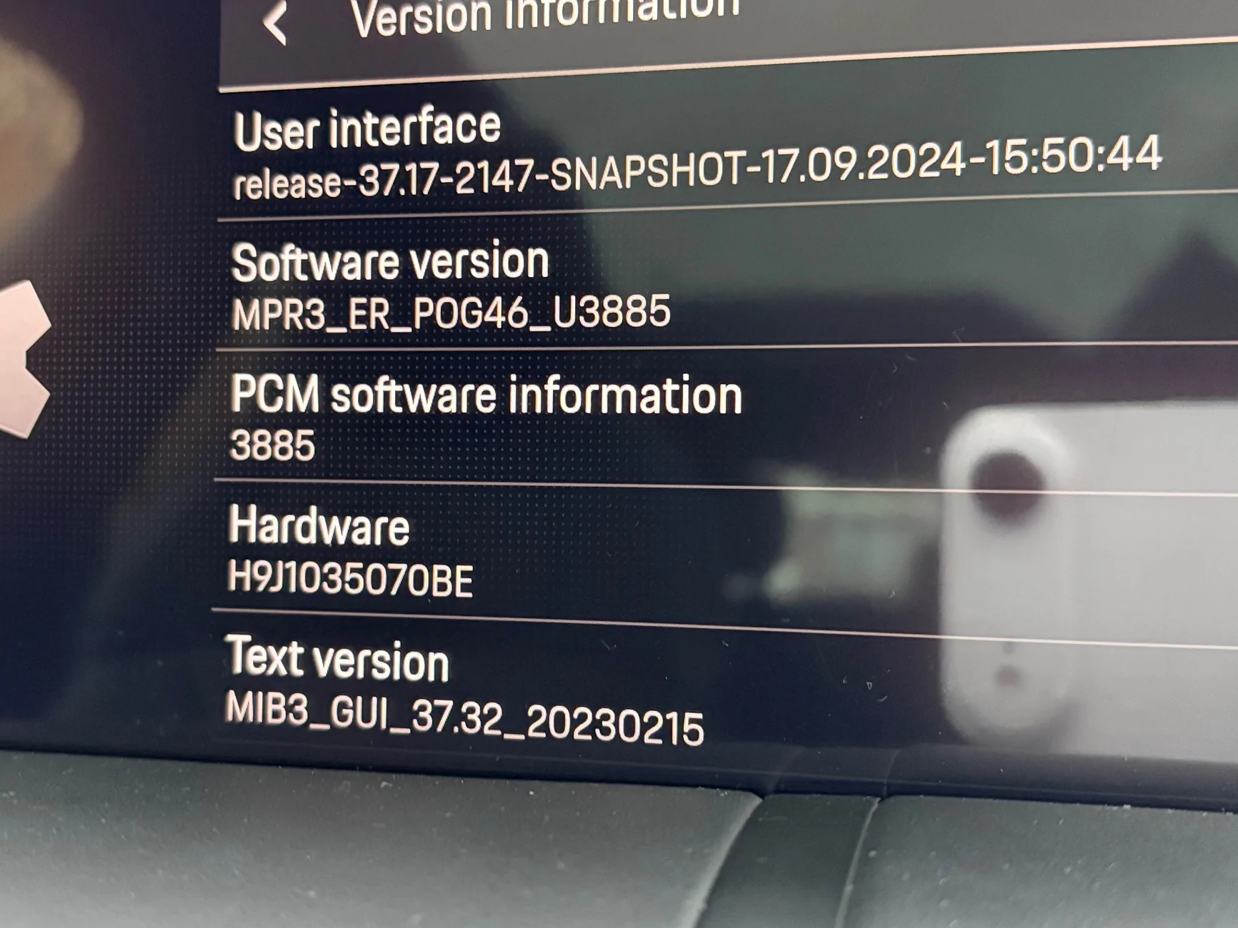 Porsche Taycan WSJ8 campaign - software update IMG_0387
