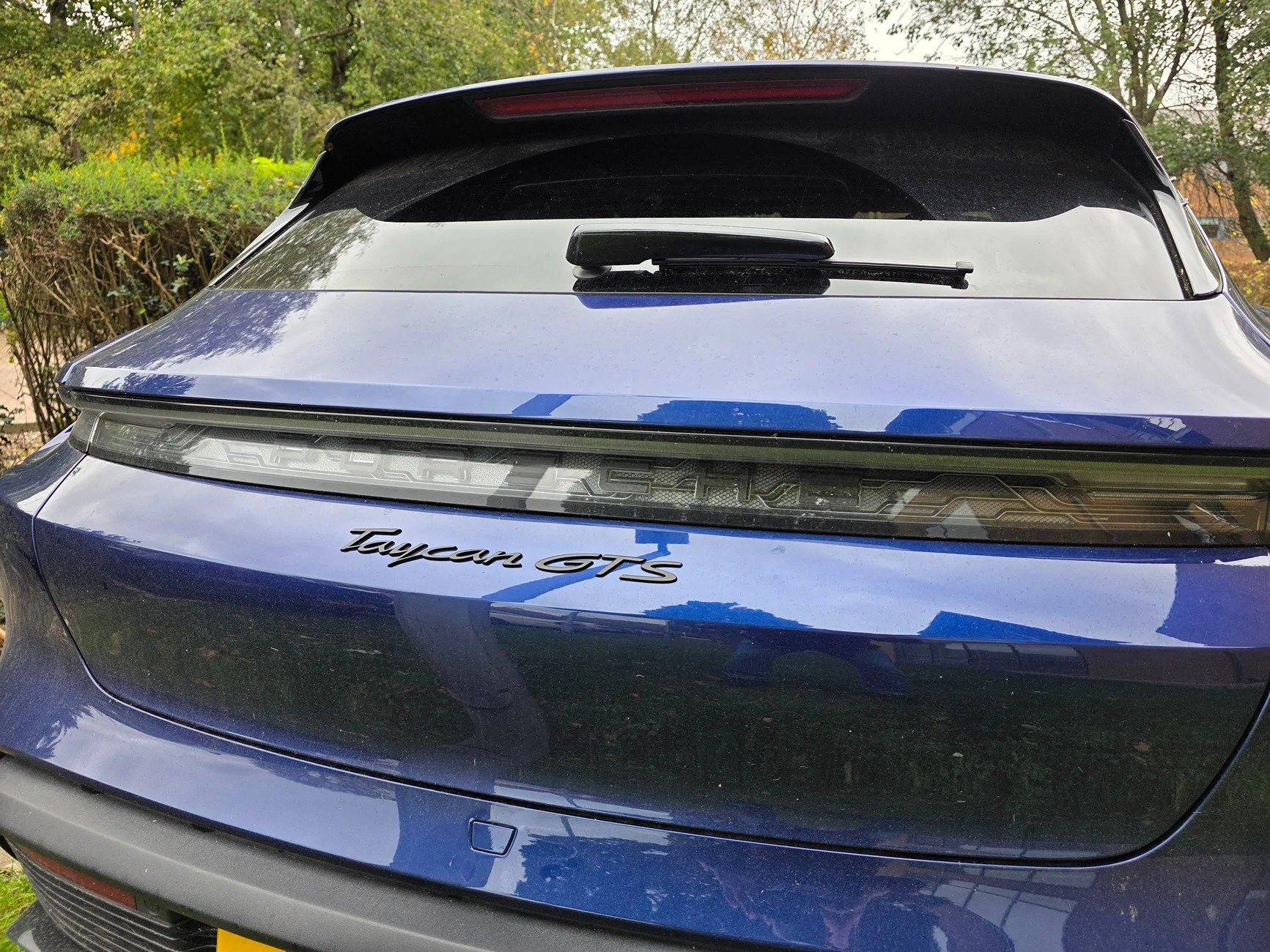 Porsche Taycan Badge or not 20251103_133830