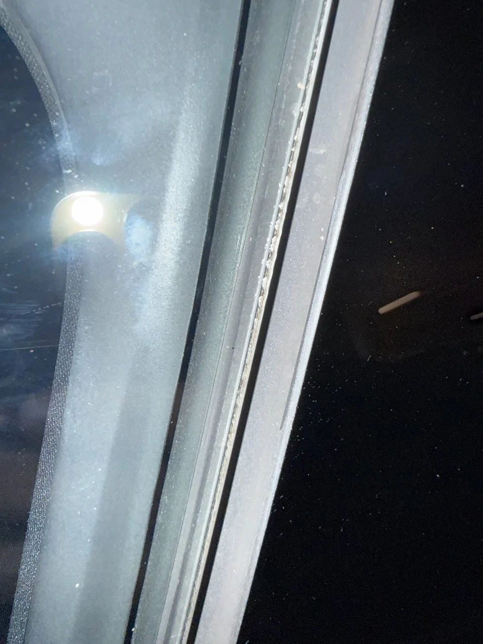 Porsche Taycan Insulated window issue IMG_3266