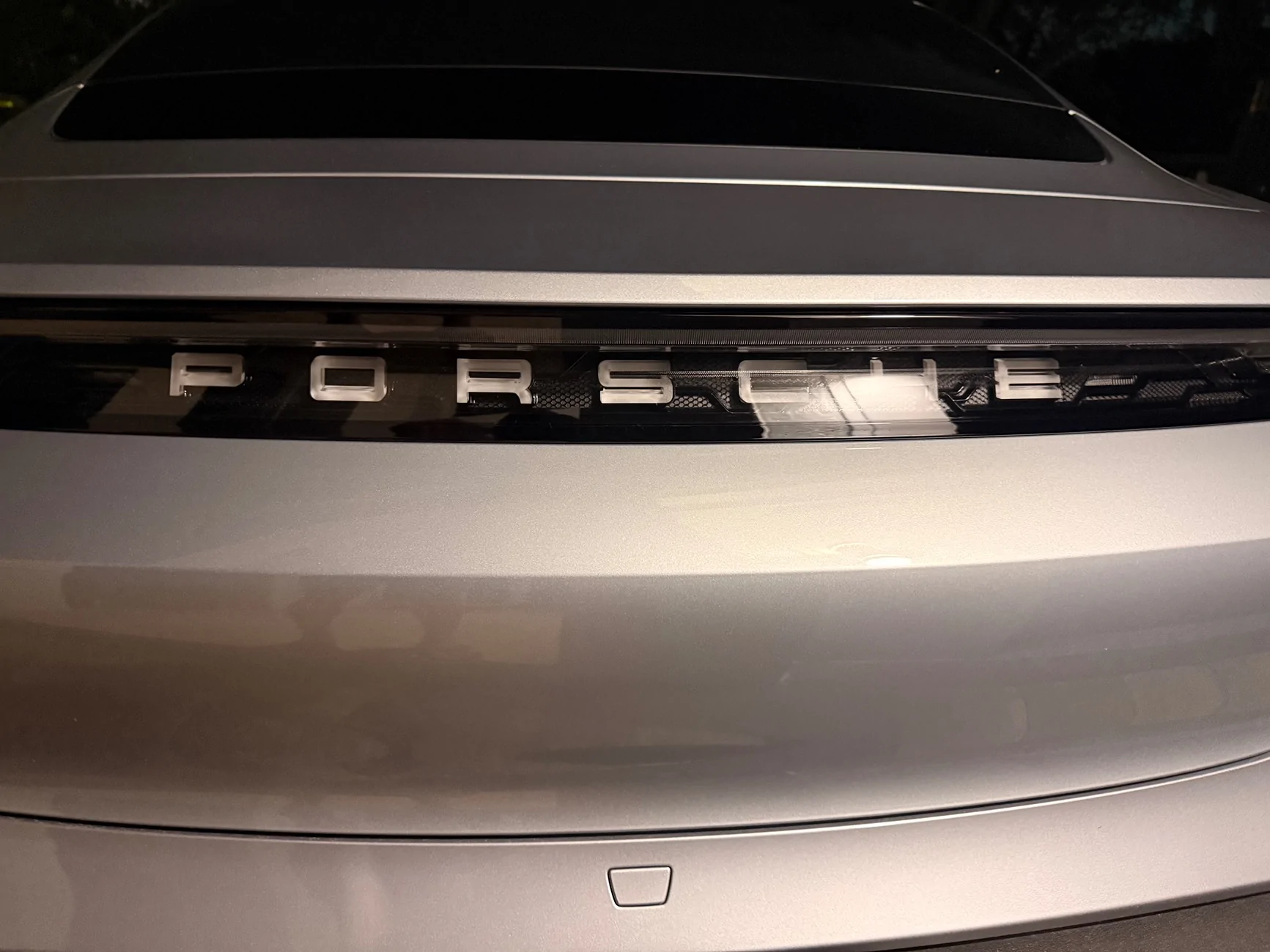 Porsche Taycan Badge or not IMG_5601