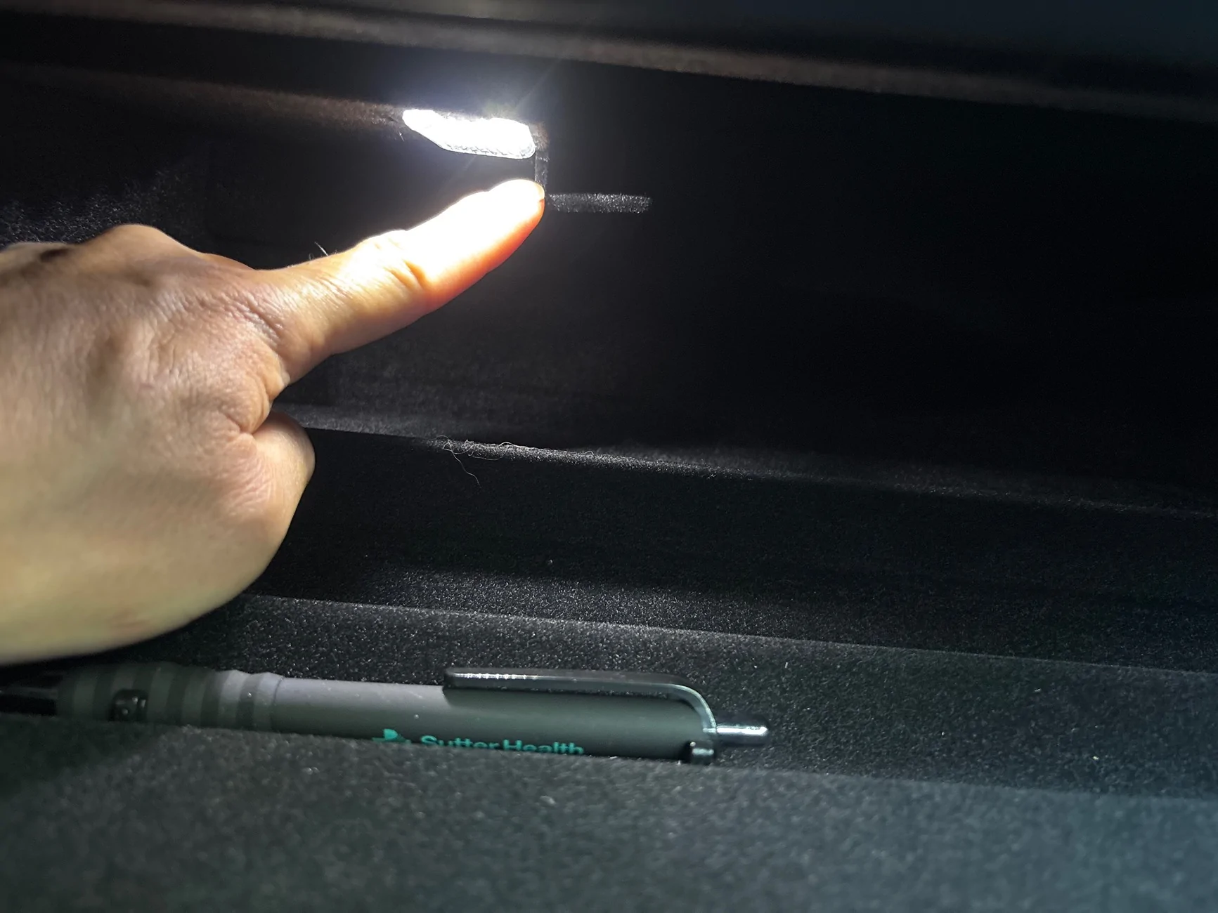 Porsche Taycan Shelf ledges in the Taycan's glove compartment? What for? imag