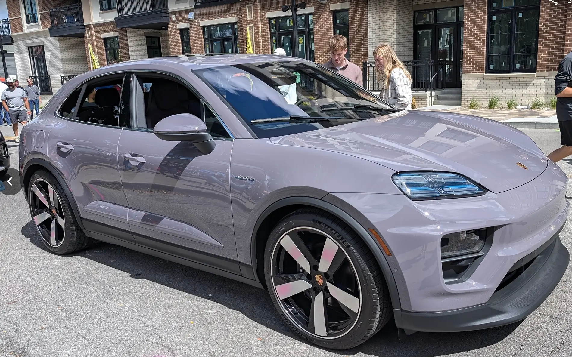 Porsche Taycan Loving this Macan EV 1762608655596-uu
