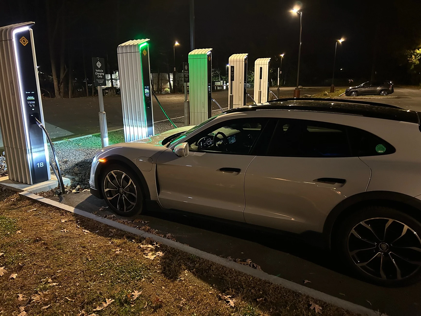 Porsche Taycan Rivian provides plug & charge to EA and IONNA charging networks - article IMG_1621