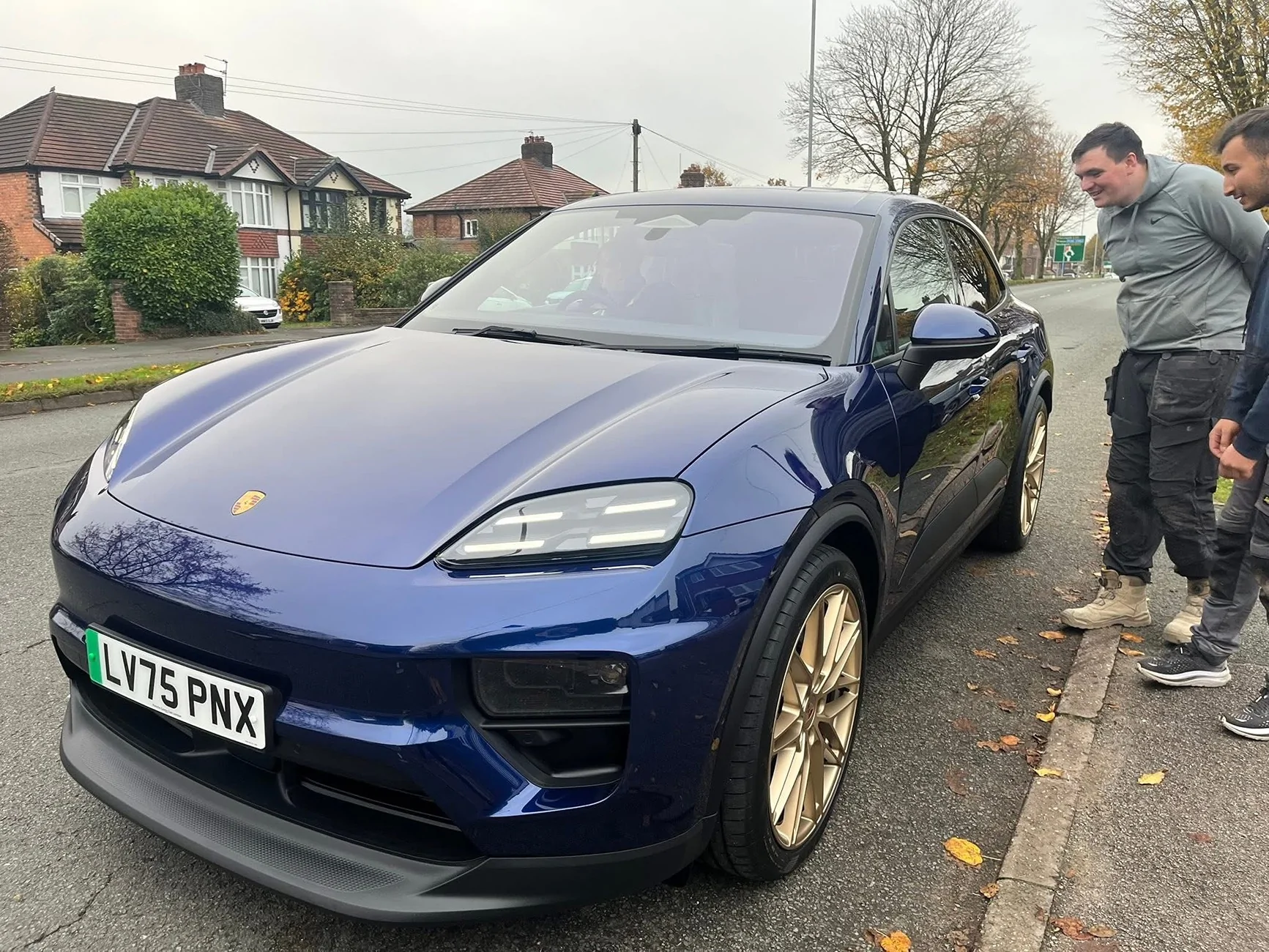 Porsche Taycan Loving this Macan EV IMG_0269