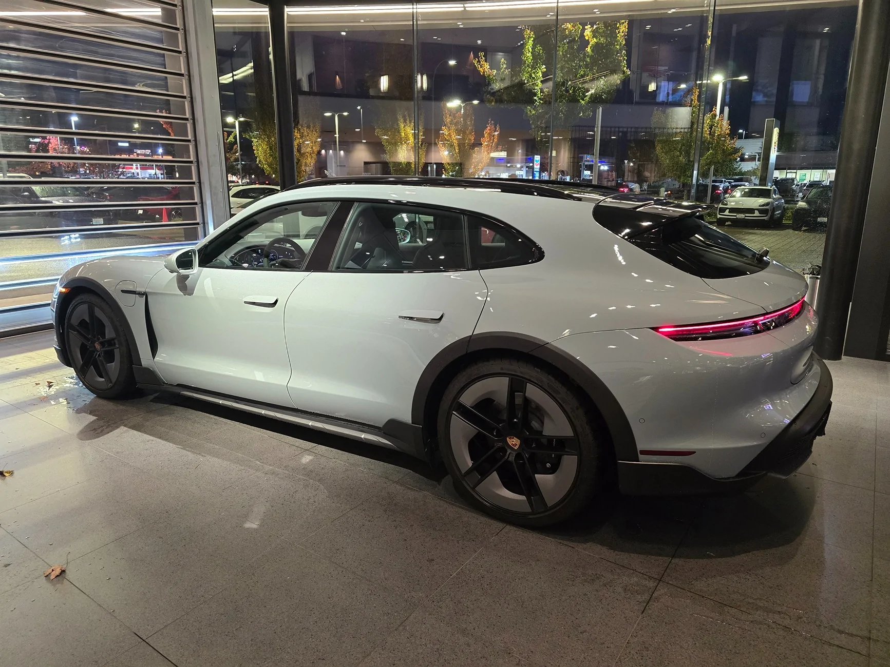 Porsche Taycan Trade your 21" wheels with me? 20251105_171837