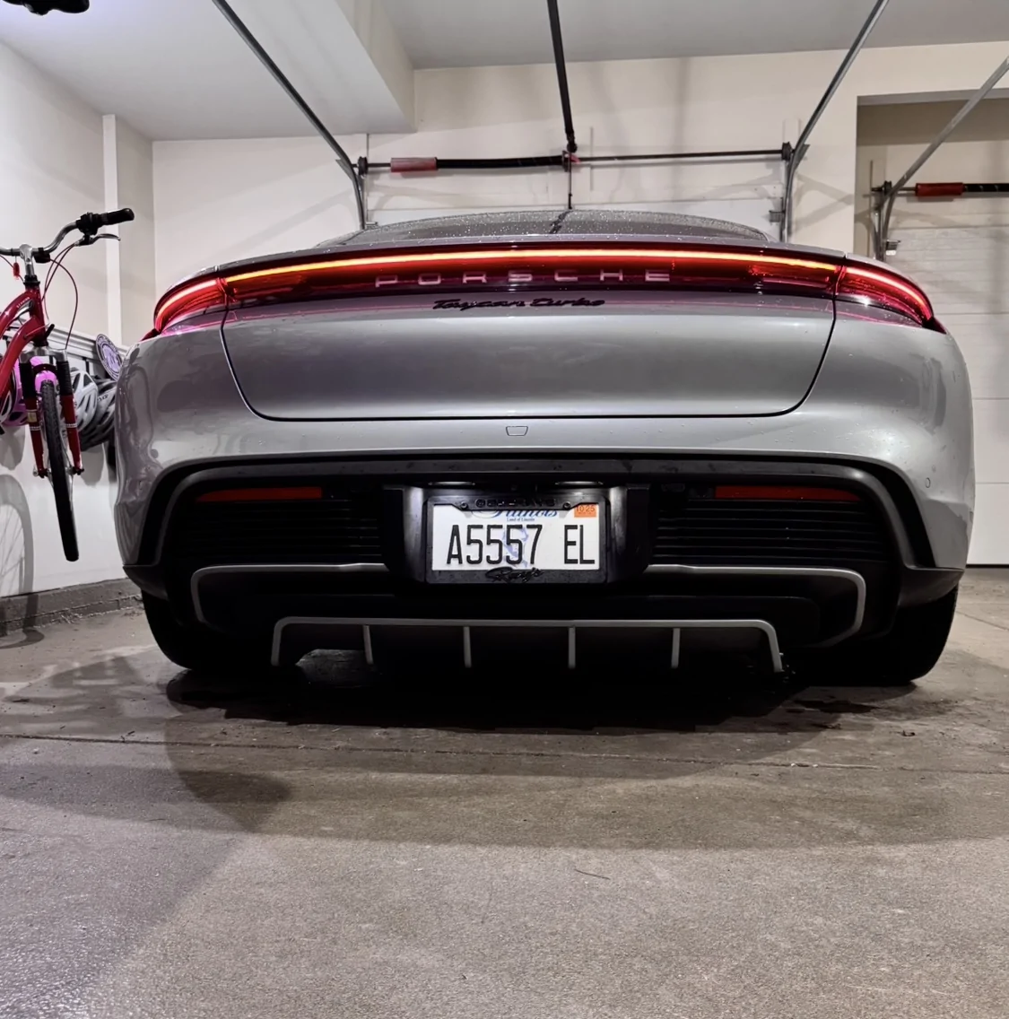 Porsche Taycan Aftermarket rear diffuser IMG_0312