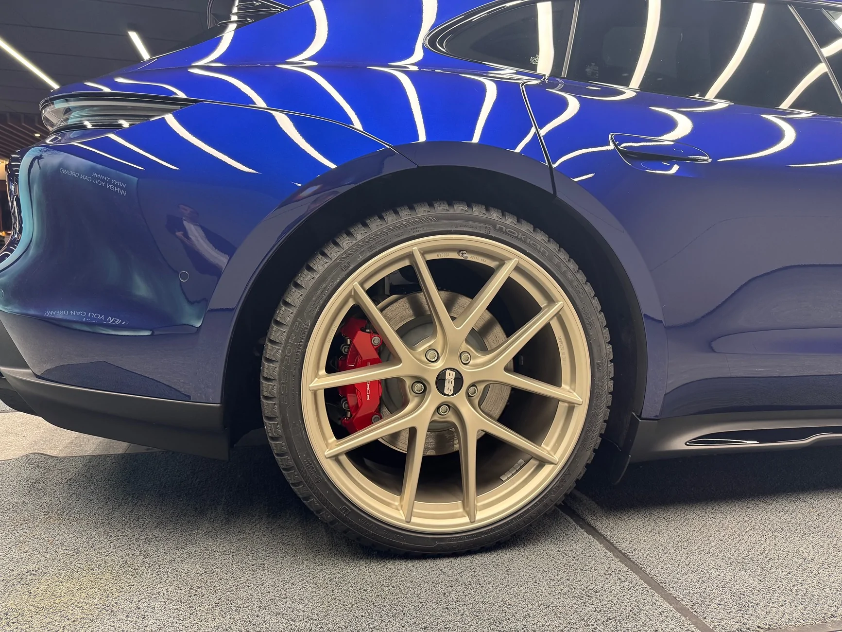 Porsche Taycan GENTIAN BLUE Taycan Club IMG_7844