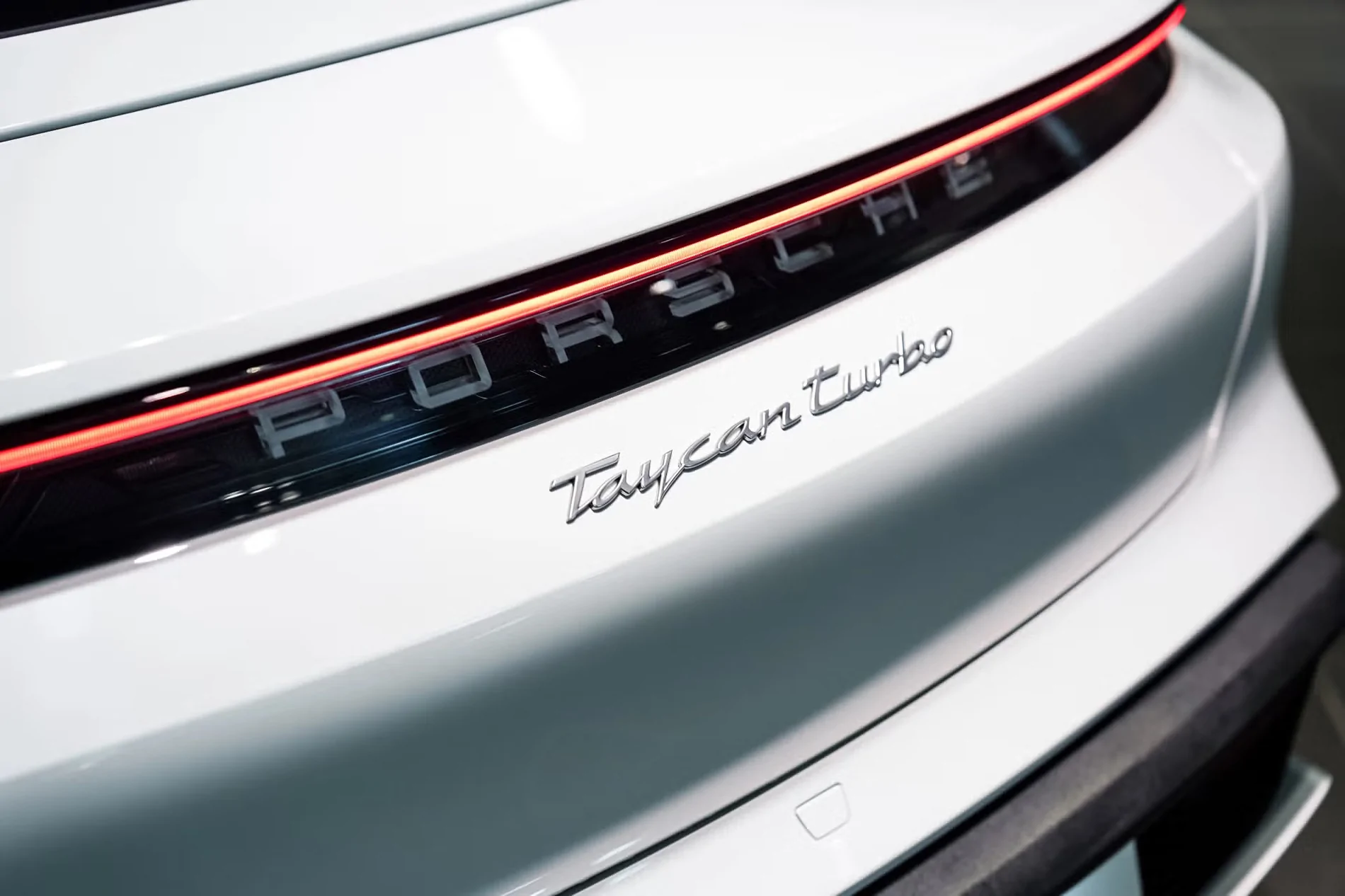 Porsche Taycan PCM updates on the J1.1 1920