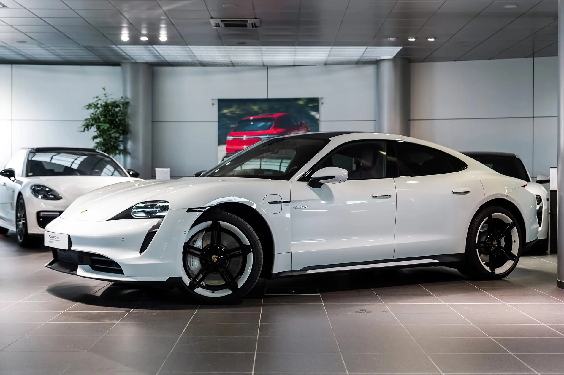 Porsche Taycan PCM updates on the J1.1 3840_0