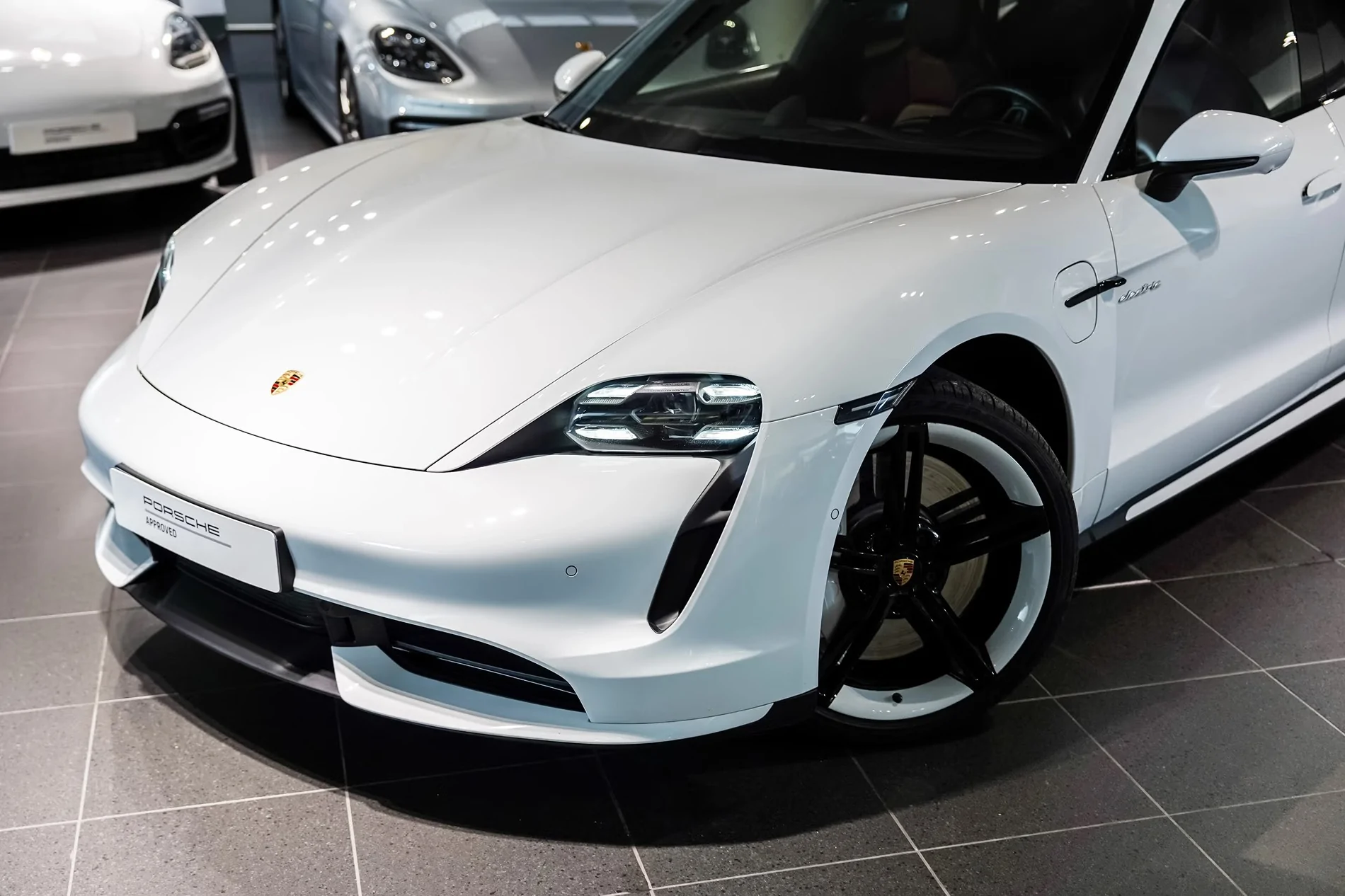 Porsche Taycan PCM updates on the J1.1 3840_6