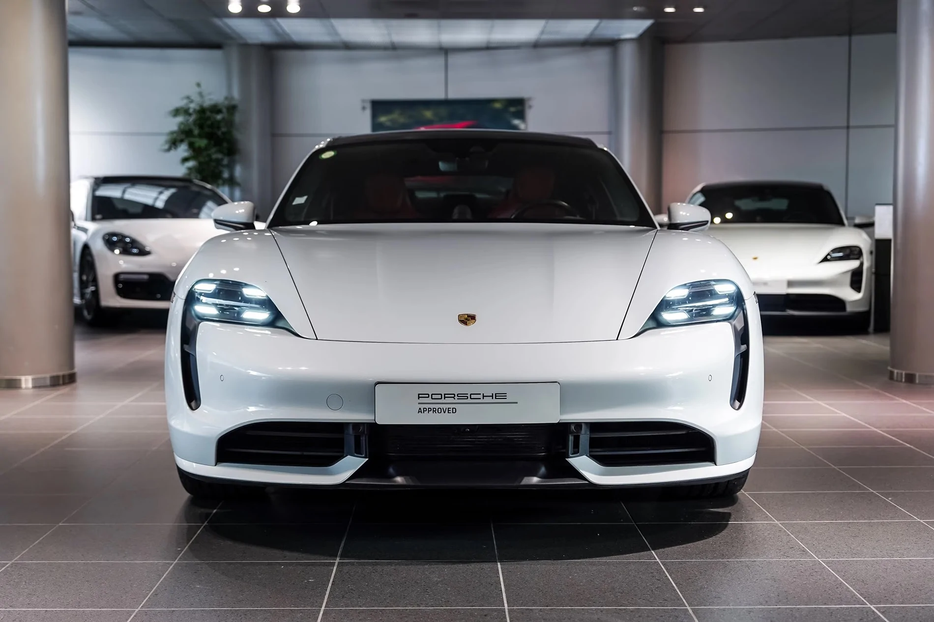 Porsche Taycan PCM updates on the J1.1 3840_8