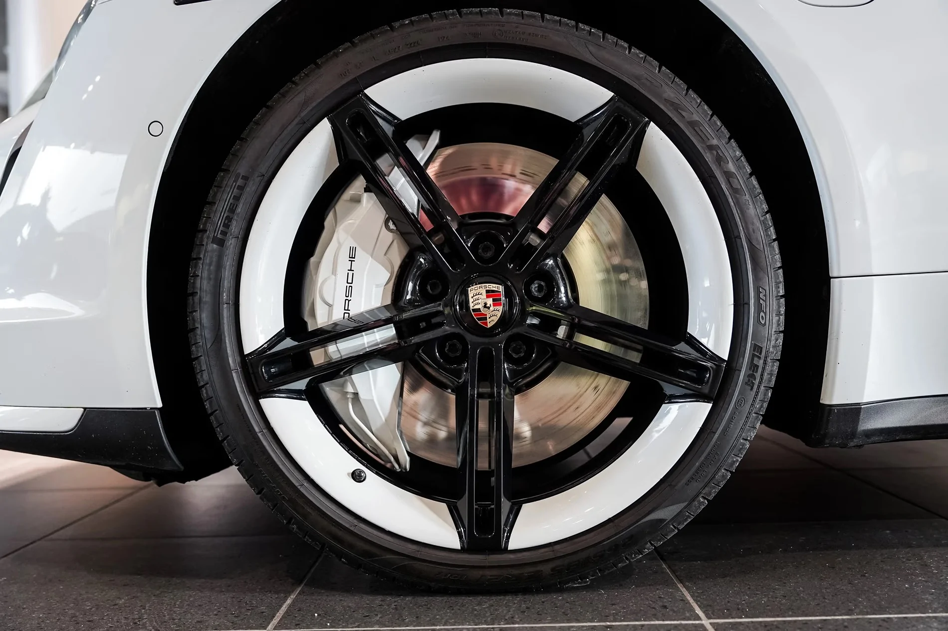 Porsche Taycan PCM updates on the J1.1 3840_7