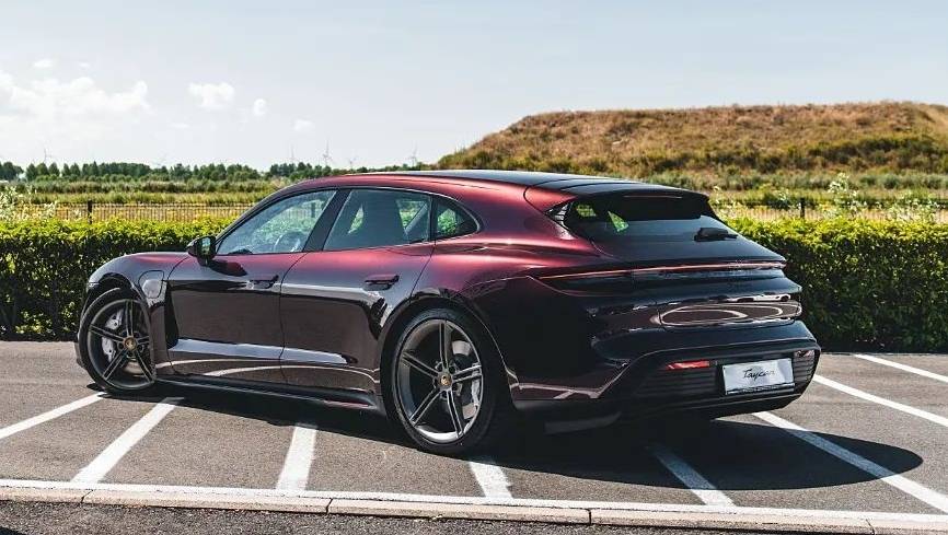 Porsche Taycan PURPLE SKY METALLIC Taycan Club 1000043570