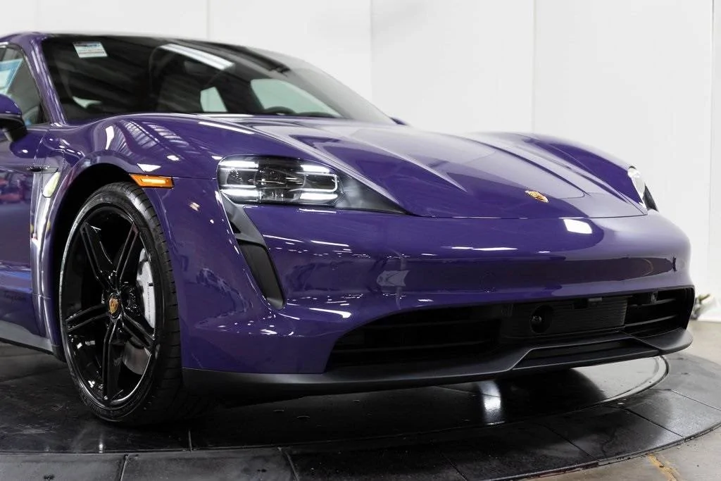 Porsche Taycan PURPLE SKY METALLIC Taycan Club Taycan_Ultraviolet_M4A_4