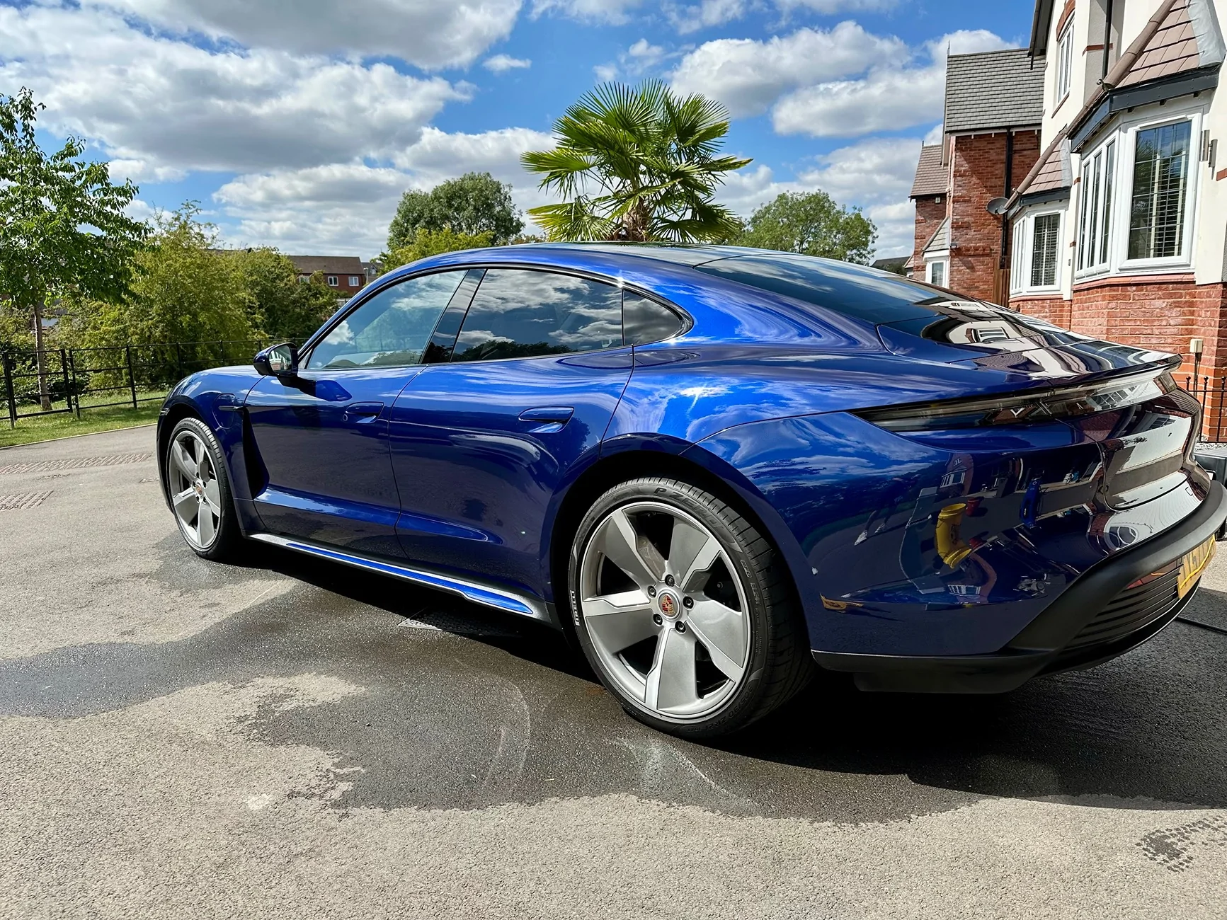 Porsche Taycan GENTIAN BLUE Taycan Club IMG_1419