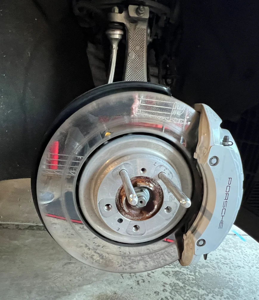 Porsche Taycan Rust on wheel hub normal? 1767132626830-q9