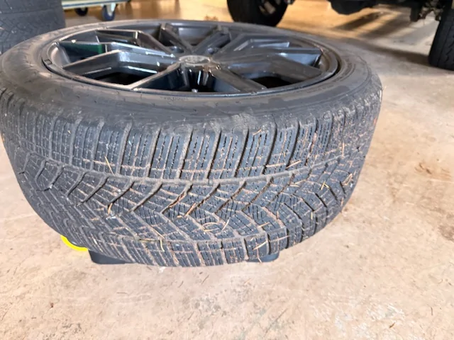 Porsche Taycan Taycan Winter Wheel and Tyres tyre2