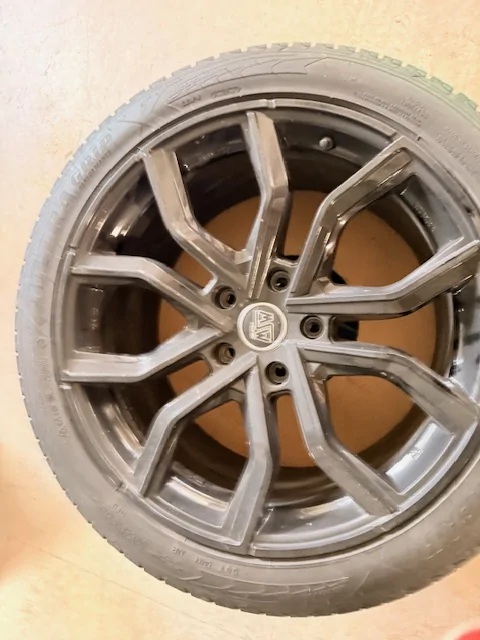 Porsche Taycan Taycan Winter Wheel and Tyres tyre4