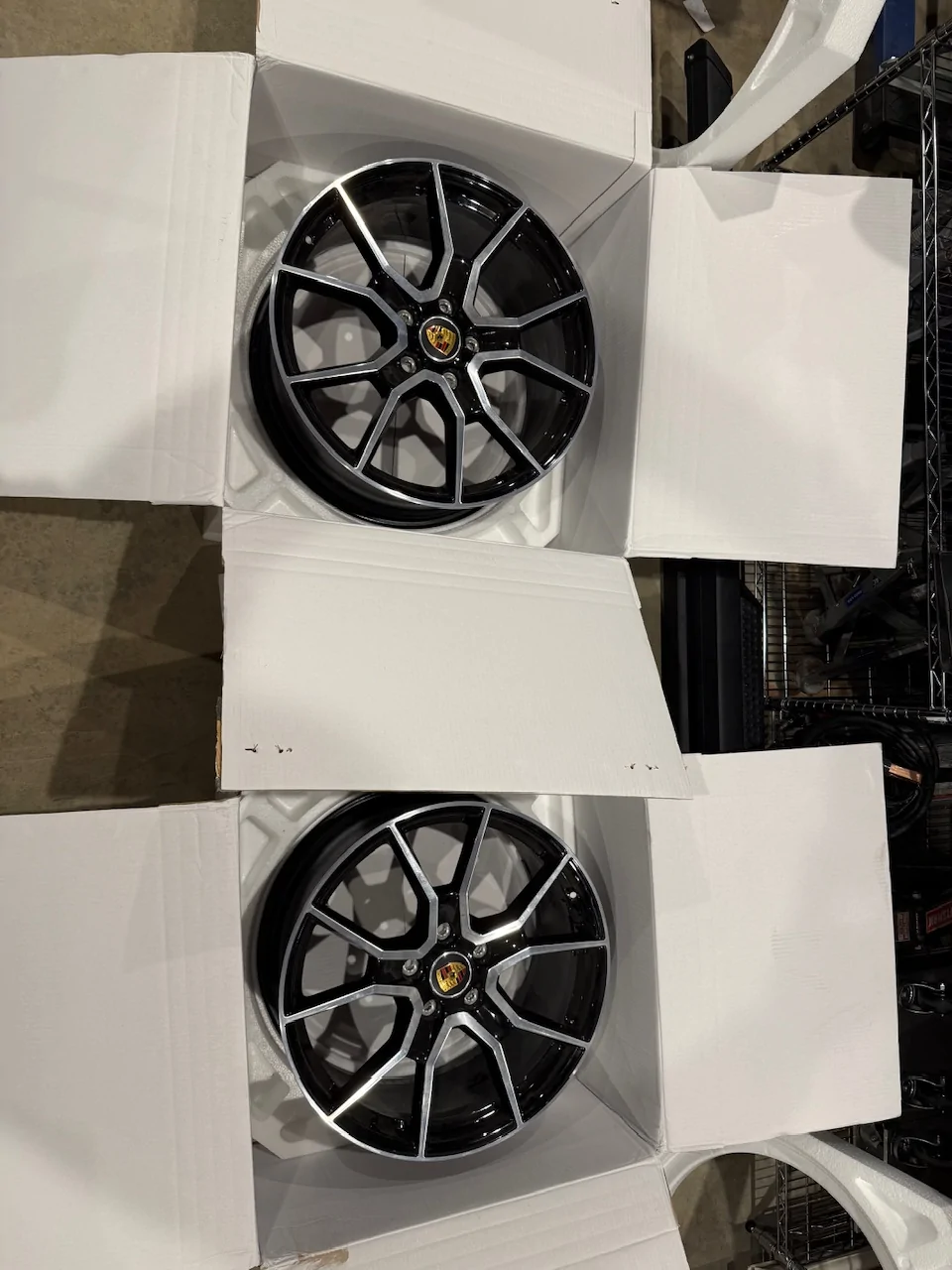 Porsche Taycan Free! 2022 Taycan Turbo S wheels IMG_2730