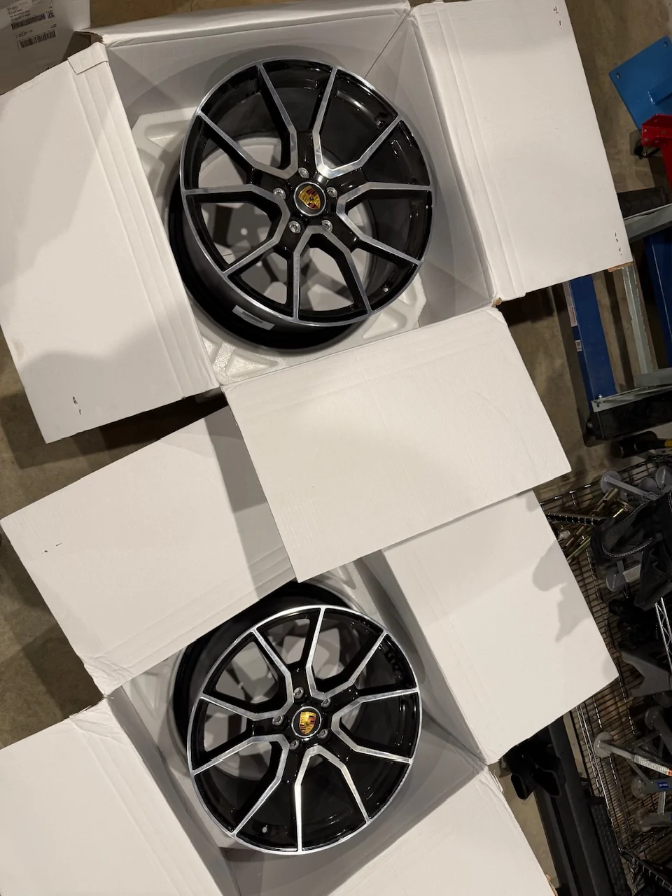 Porsche Taycan Free! 2022 Taycan Turbo S wheels IMG_2731