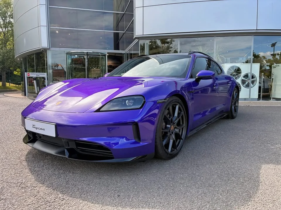 Porsche Taycan PURPLE SKY METALLIC Taycan Club IMG_0763