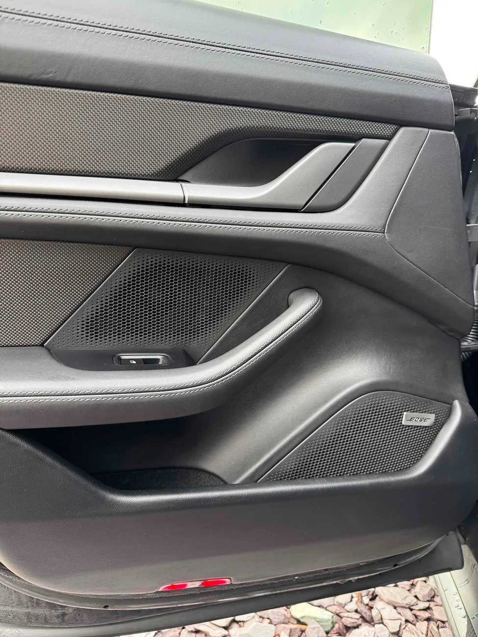 Porsche Taycan Speaker rattle - rear left door IMG_8374