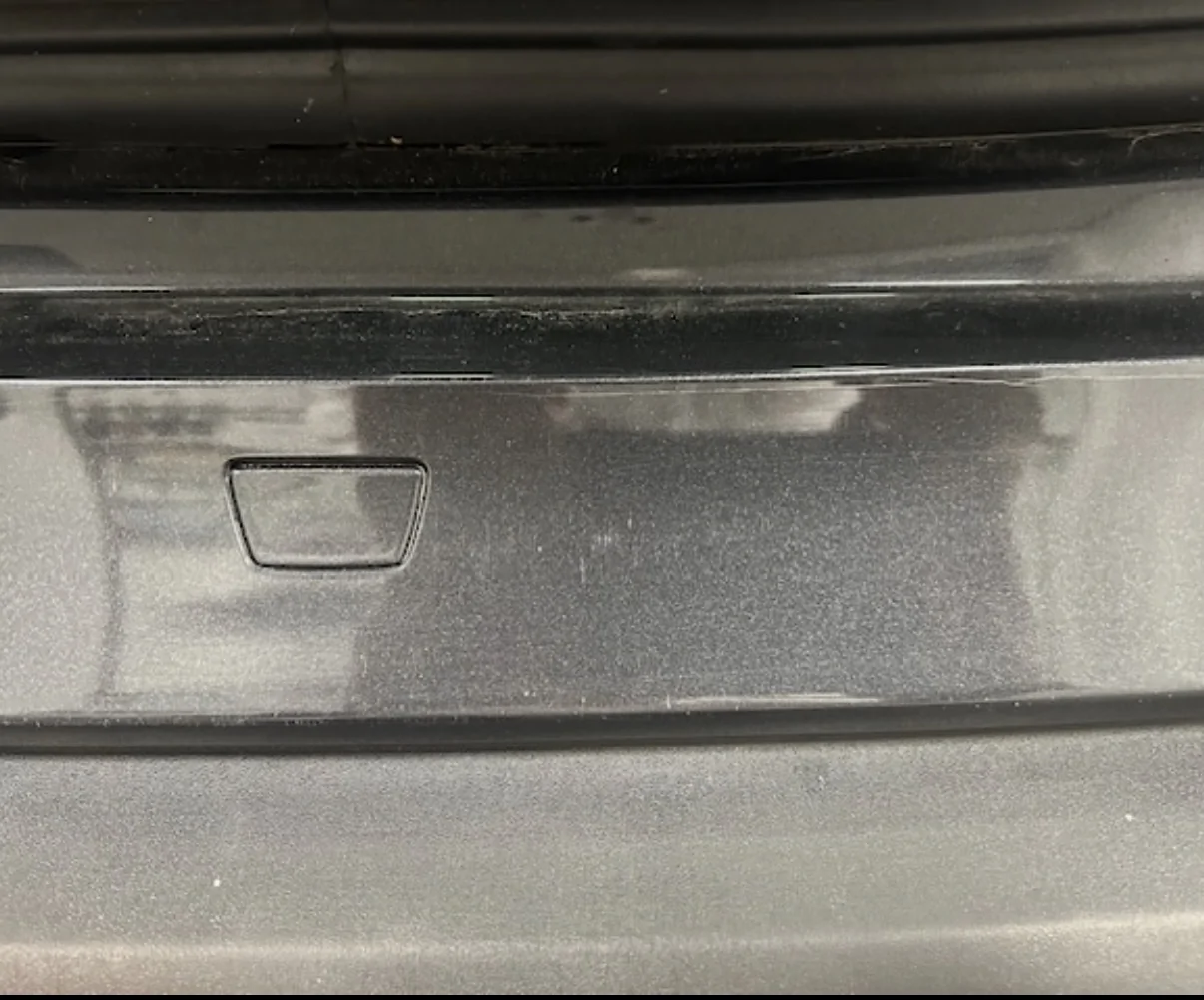 Porsche Taycan Taycan repair - small crack in my rear bumper IMG_0115