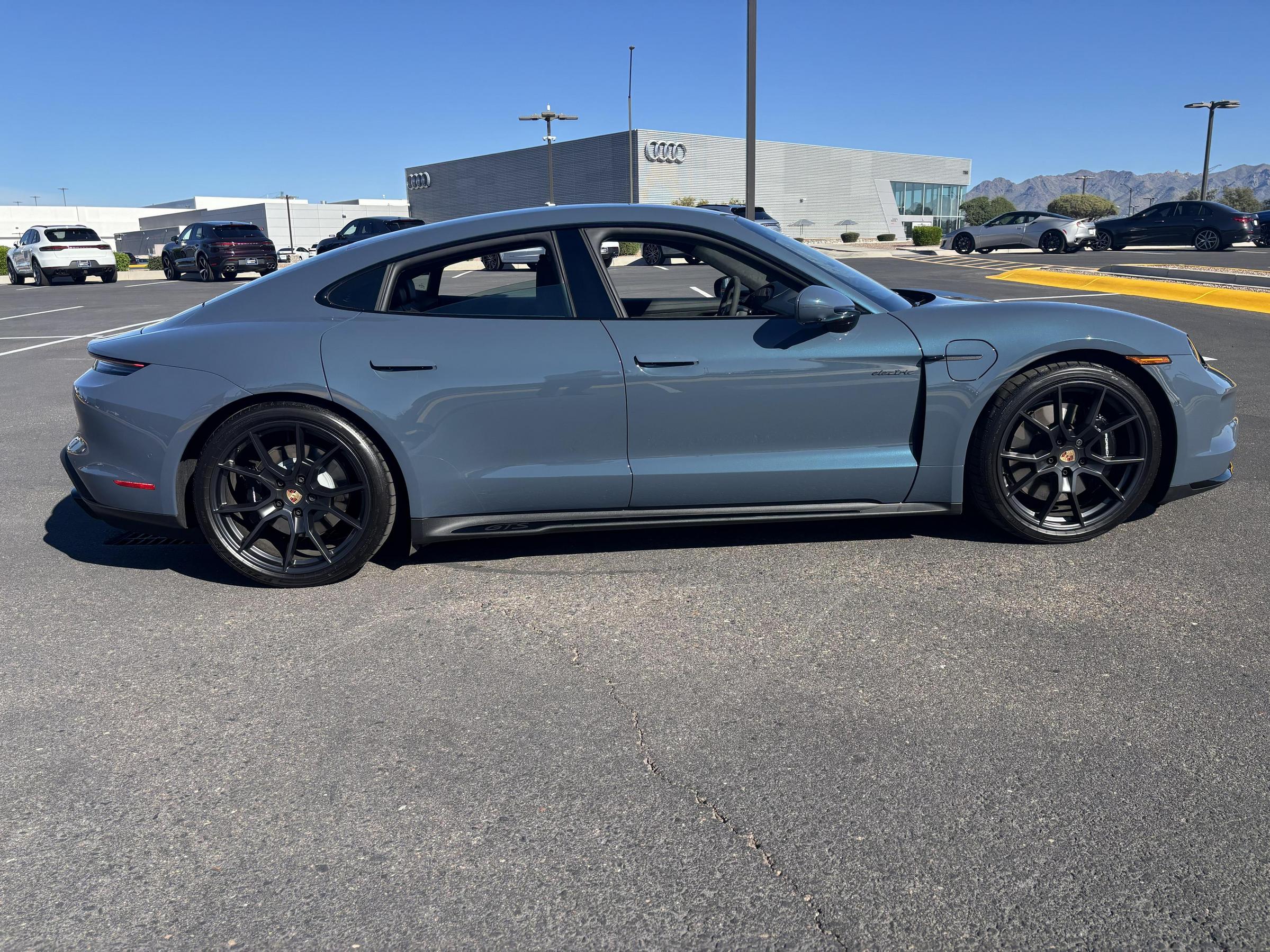 Porsche Taycan Pale Blue Metallic Taycan Club vZX3Jne