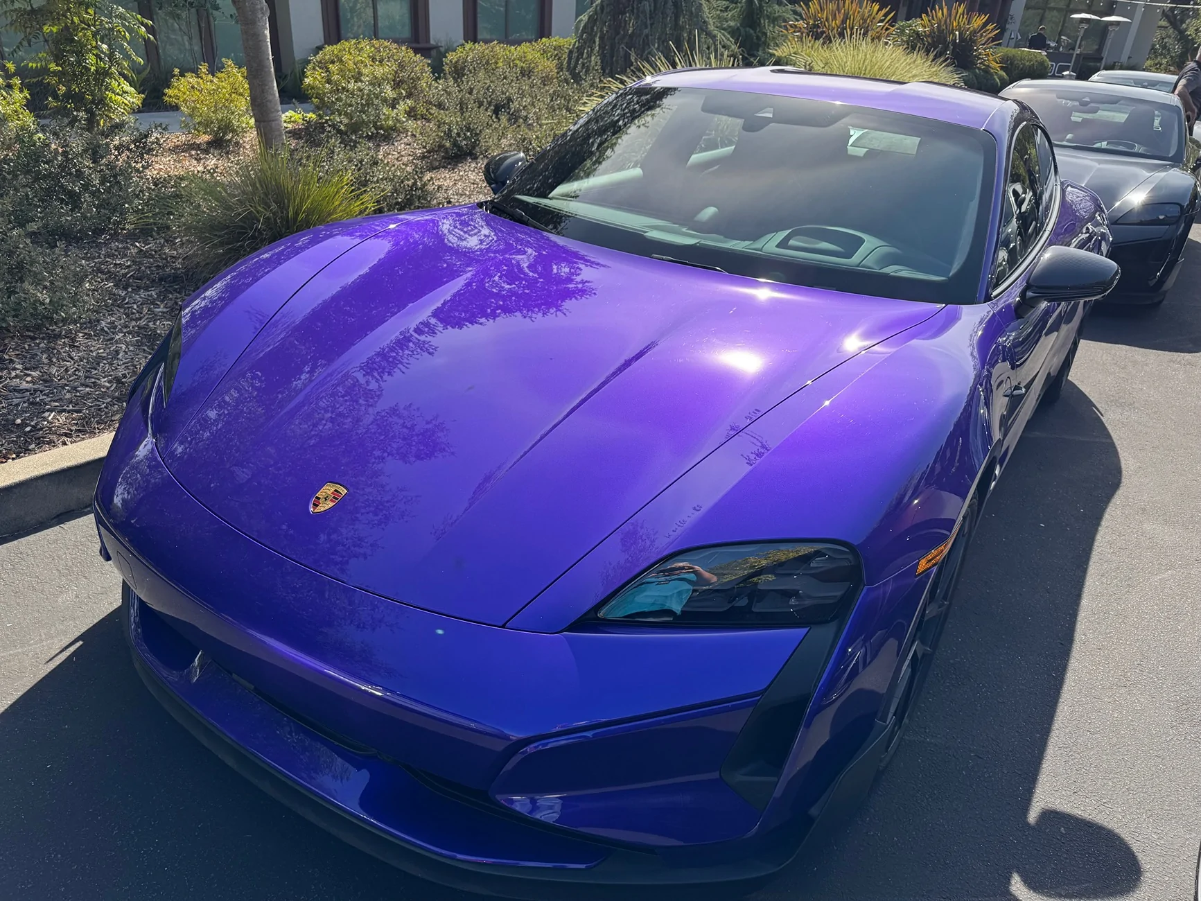 Porsche Taycan PURPLE SKY METALLIC Taycan Club 44588B45-C549-4A06-A6F0-40CB851C9569