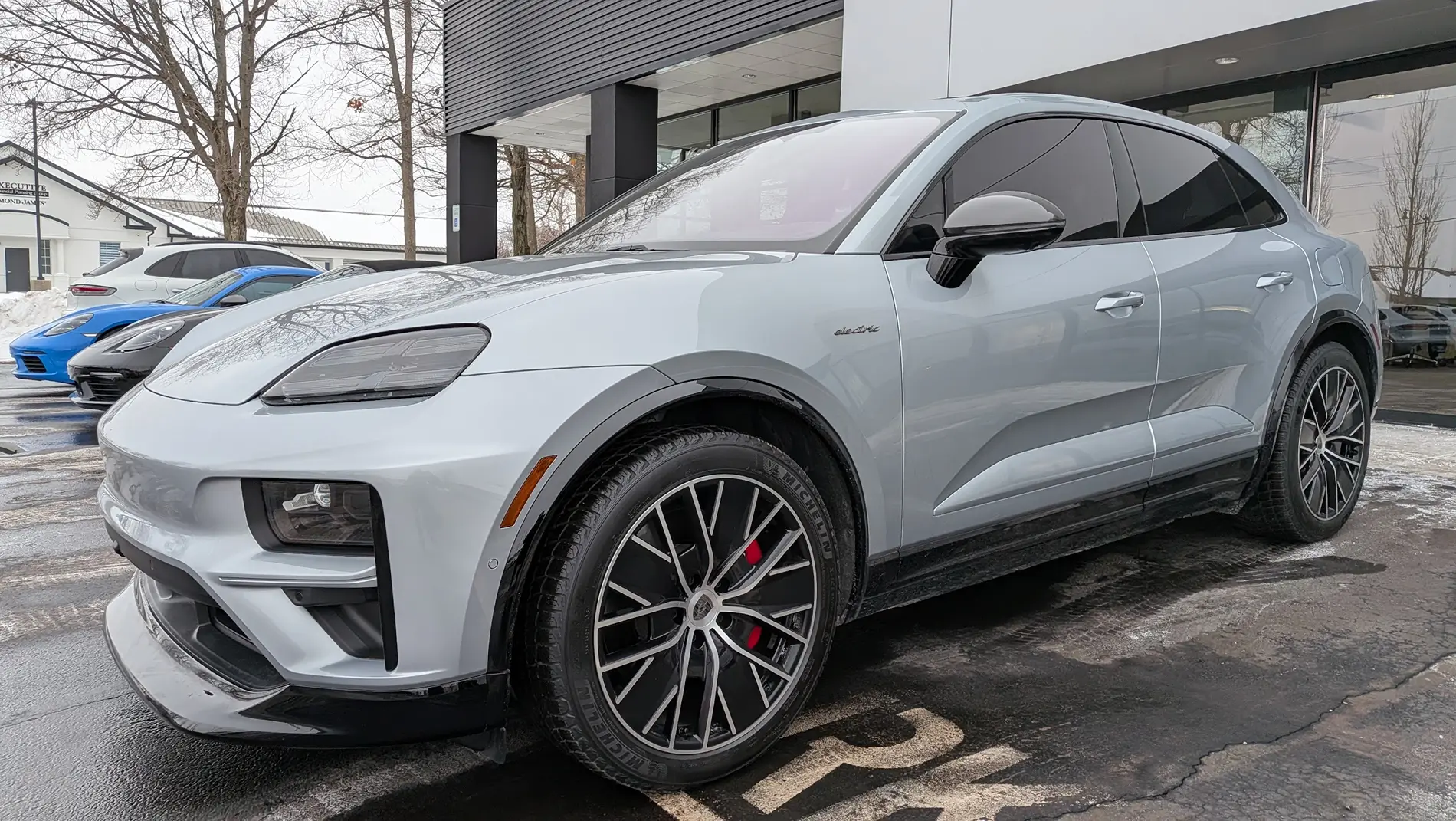 Porsche Taycan DOLOMITE SILVER Taycan Club 1770565705565-ku